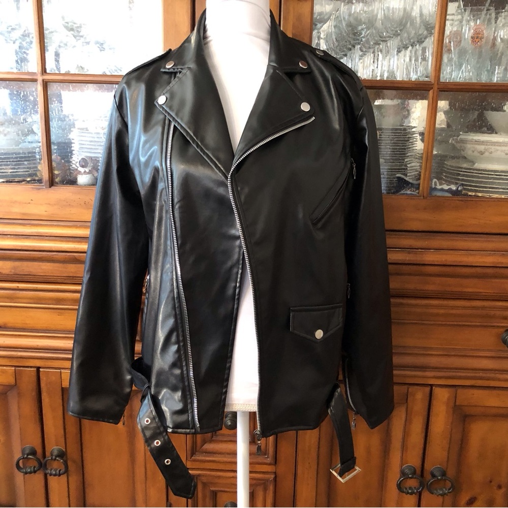 Like New black moto jacket - Picture 3 of 10